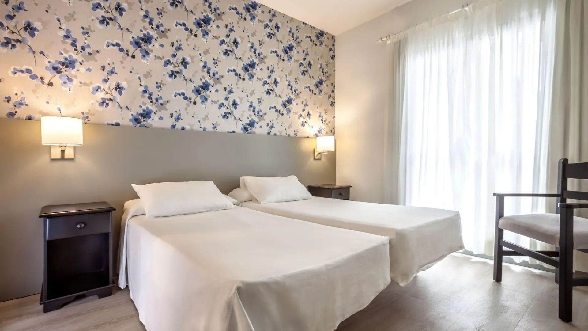 Apartamentos Hg Cristian Sur Los Cristianos  Spain