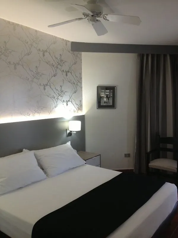 Apartamentos Hg Cristian Sur Los Cristianos  Spain